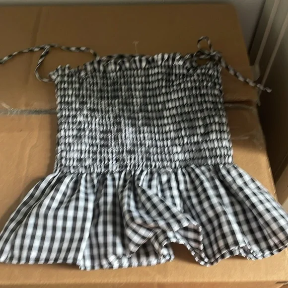 Black and white gingham tie top - Picture 2 of 3